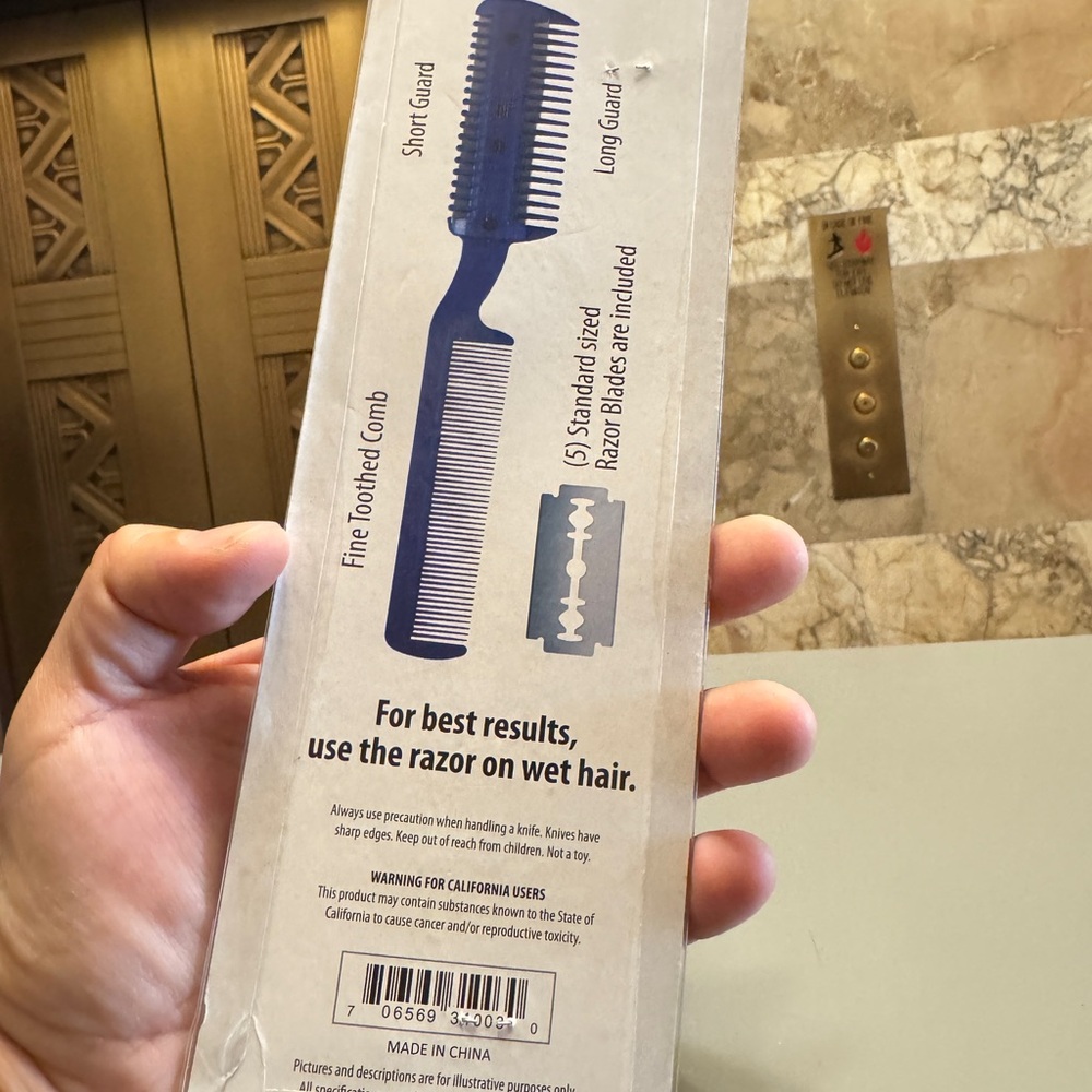 Red Razor Comb with Blades - Picture 2 of 2